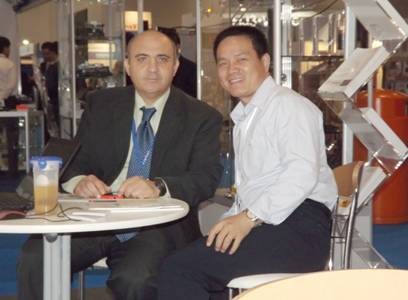 龙腾光电亮相欧洲光通信展