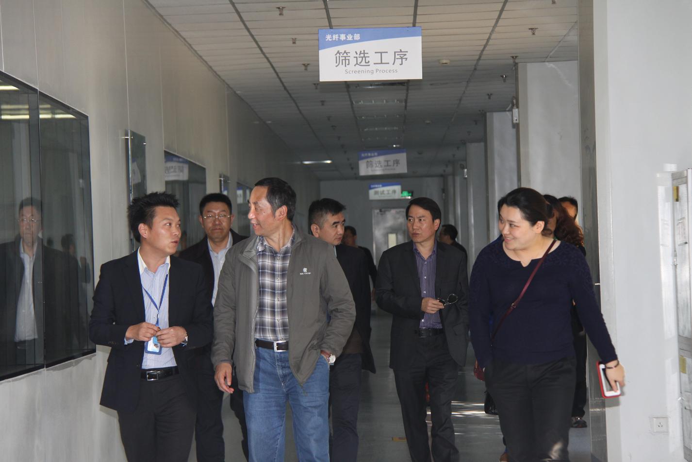 云南省经信委一行莅临龙腾互联调研智能制造工作