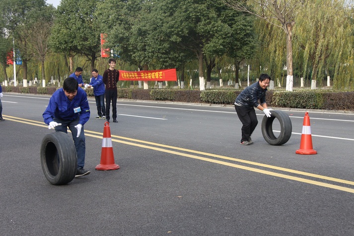 奔跑吧 兄弟！—记龙腾国际第八届“庆元旦、共健身”冬季长跑比赛