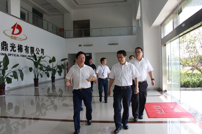 苏州市副市长吴庆文一行莅临龙腾调研