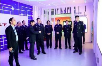 震泽派出所莅临龙腾交流党建工作