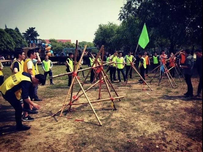 凝心聚力 熔炼团队——记龙腾互联青年拓展训练