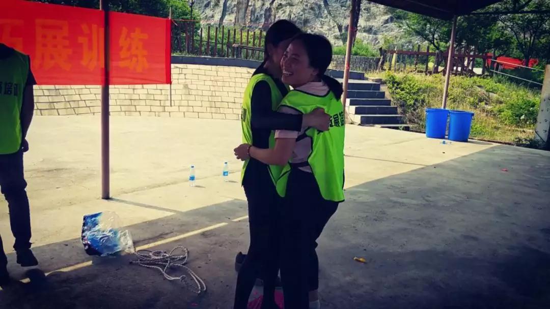 凝心聚力 熔炼团队——记龙腾互联青年拓展训练