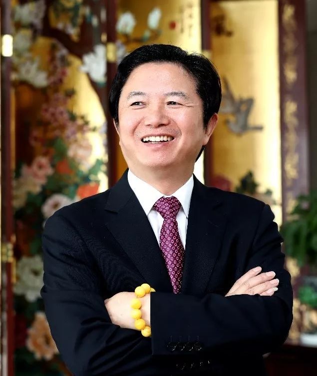 龙腾国际董事局主席沈小平喜获“2018中国经济年度人物”