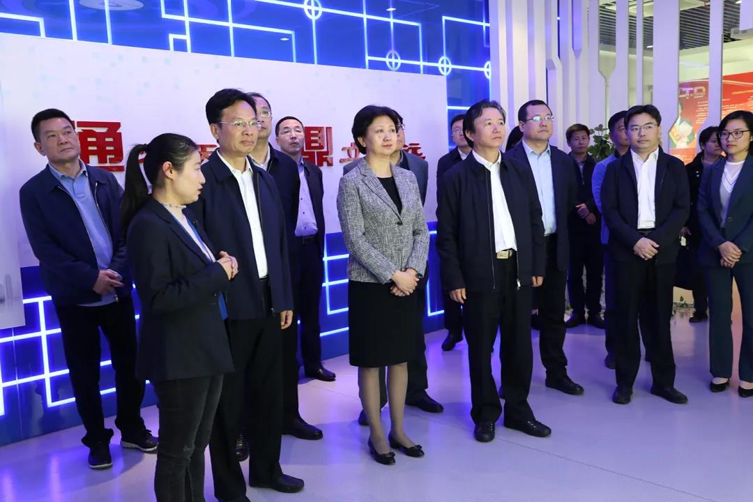 辽宁省委常委、统战部部长范继英一行调研龙腾国际
