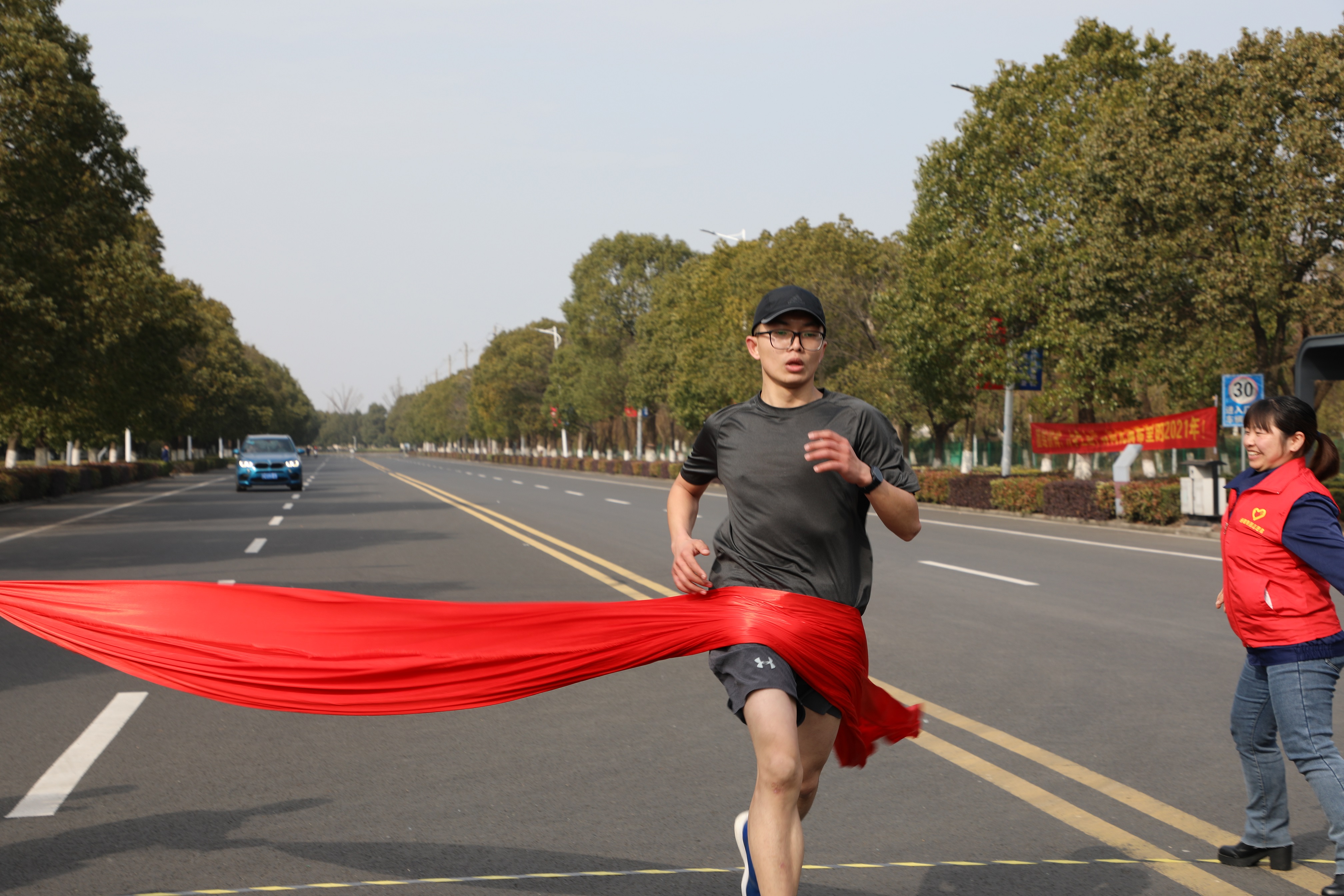 龙腾第十二届冬季长跑比赛圆满结束——龙腾人，奔向希望的2021！