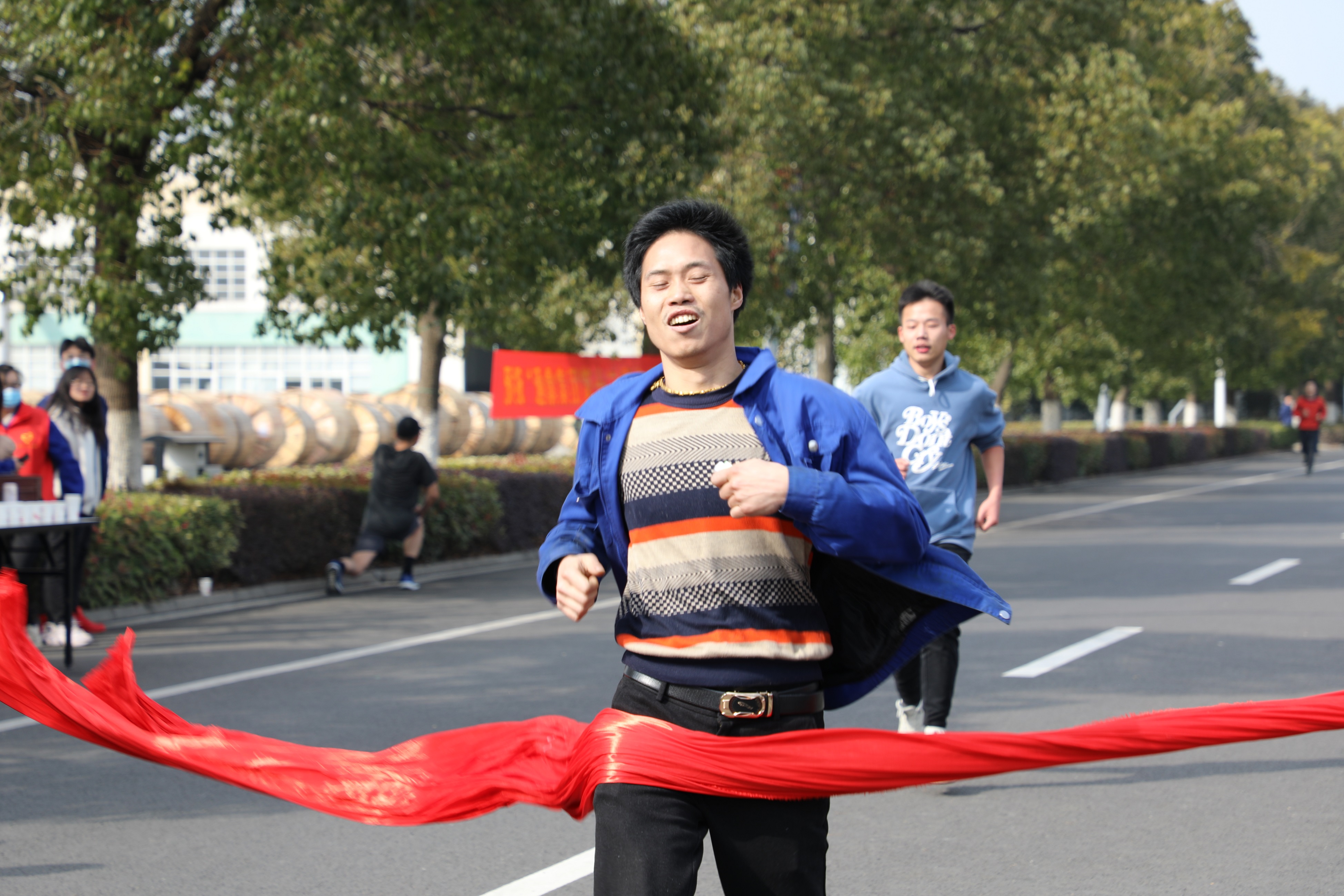 龙腾第十二届冬季长跑比赛圆满结束——龙腾人，奔向希望的2021！