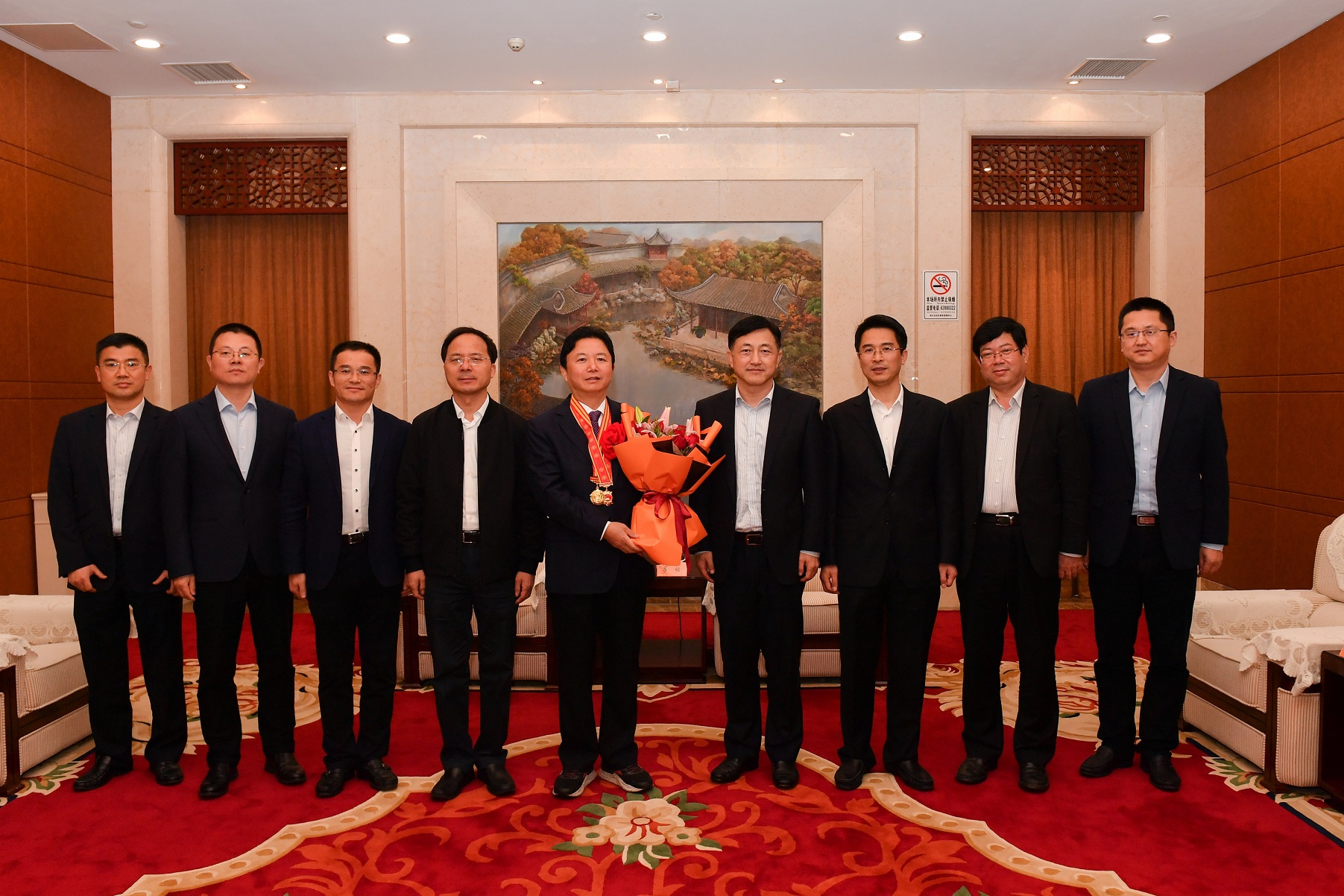 为吴江人民争光了!区领导接见全国脱贫先进个人沈小平 为吴江人民争光了!区领导接见全国脱贫先进个人沈小平