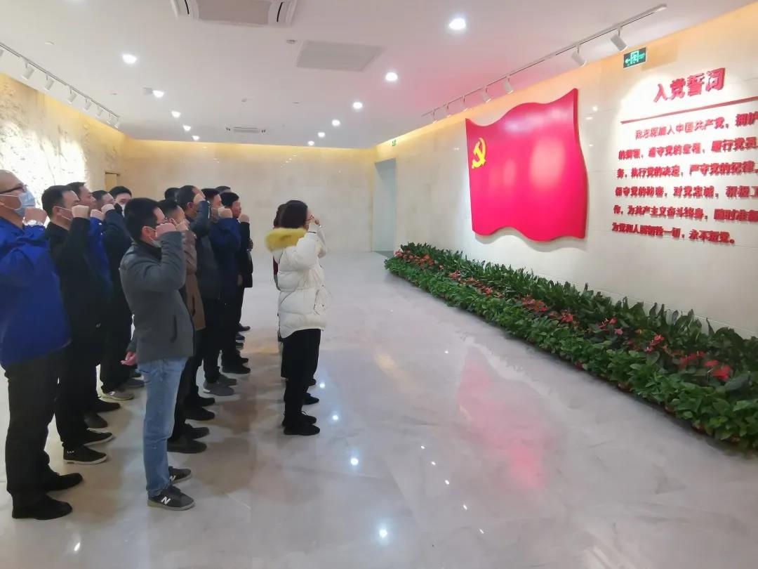 “联心”党建助燃高质量发展 ——龙腾国际将党的建设嵌入公司治理推进改革发展纪实 “联心”党建助燃高质量发展 ——龙腾国际将党的建设嵌入公司治理推进改革发展纪实