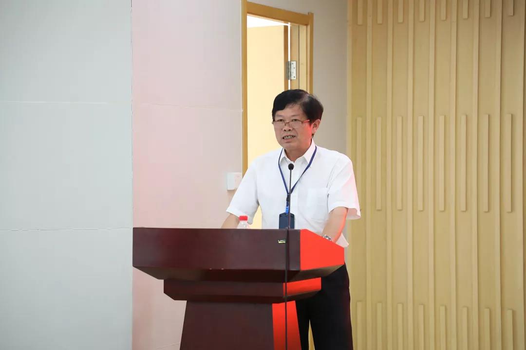 龙腾国际“联心”志愿服务队成立并授旗