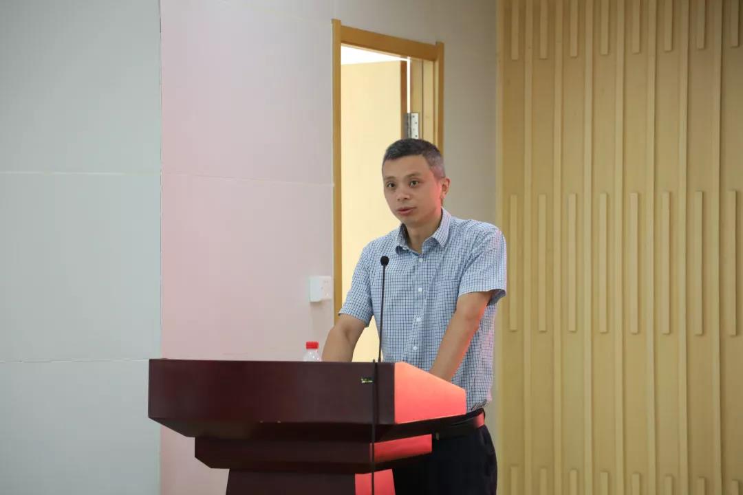龙腾国际“联心”志愿服务队成立并授旗