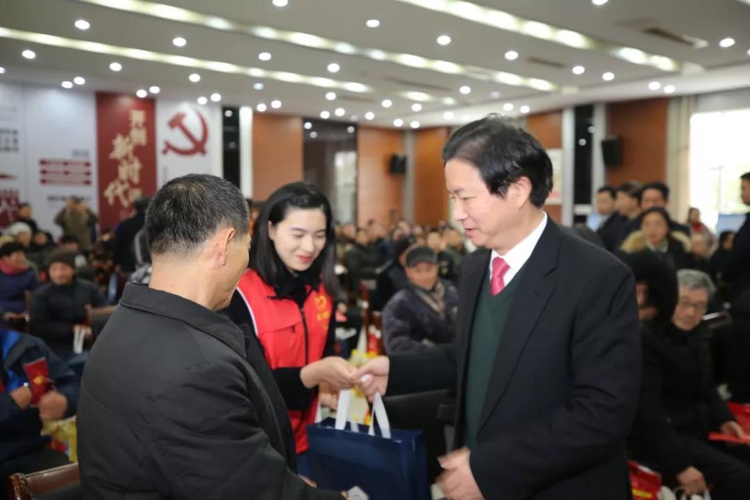 情暖江苏：龙腾国际连续7年为爱启航