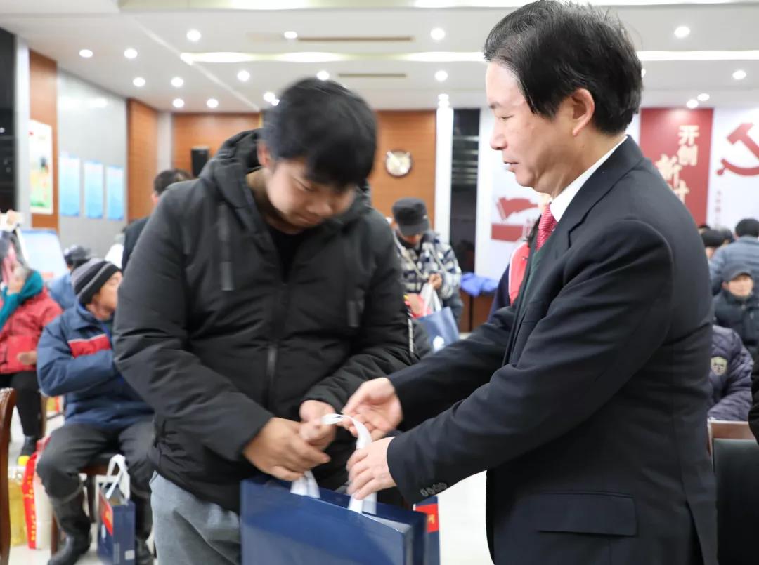情暖江苏：龙腾国际连续7年为爱启航