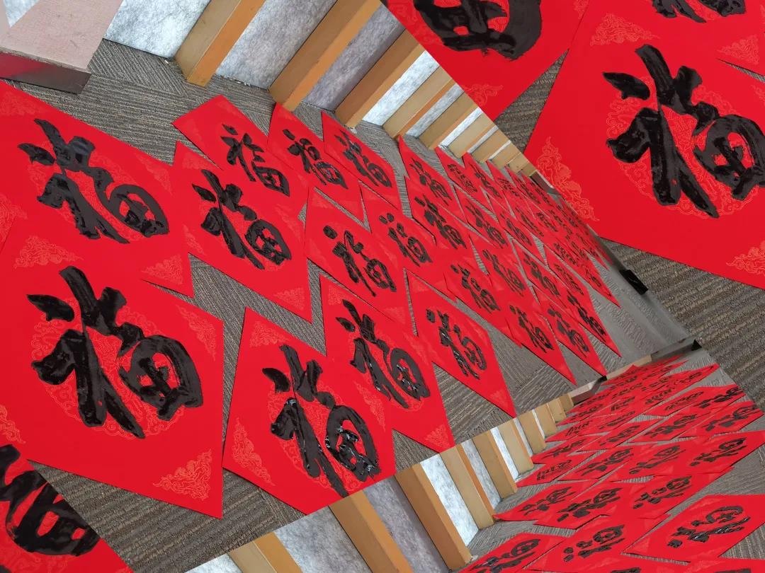 走心又暖心 送福送安心 ——区总工会走访调研龙腾送春迎福