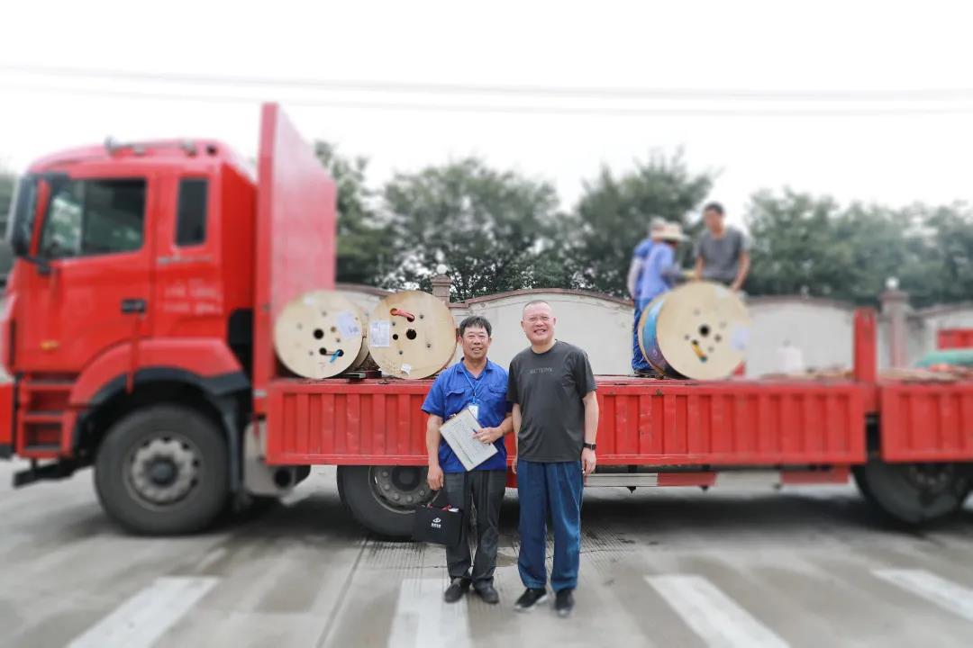 八一节礼丨龙腾开展退役军人走访慰问活动
