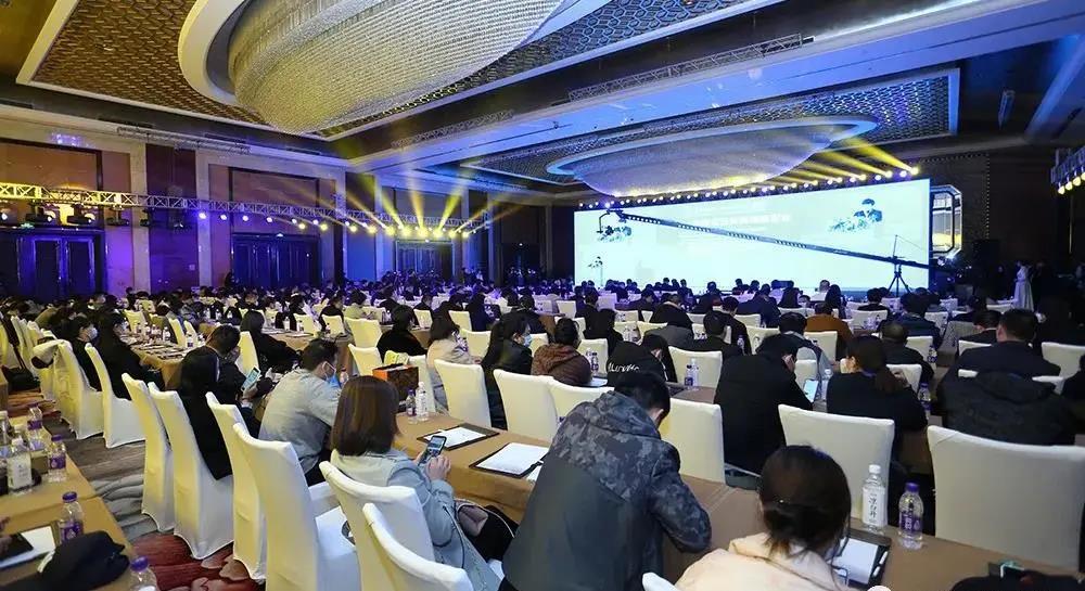 产业报国丨龙腾国际董事局主席沈小平获“中国经济年度人物”称号