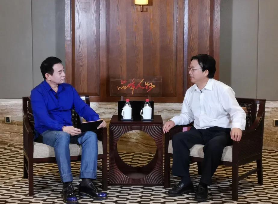 聚力赋能 彰显品牌力量丨龙腾国际董事局主席沈小平获2021品牌强国年度人物