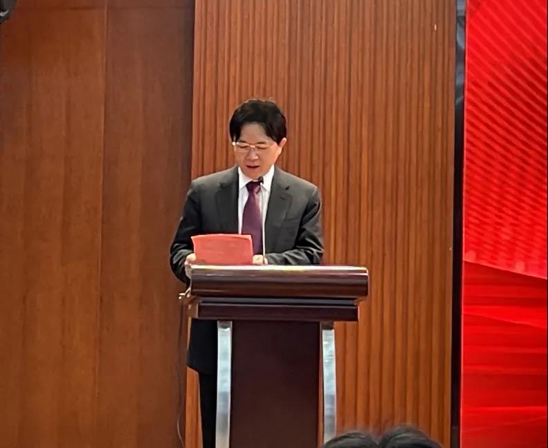 连续九年爱心不减！龙腾国际倾情助力“情暖江苏”春节慰问活动