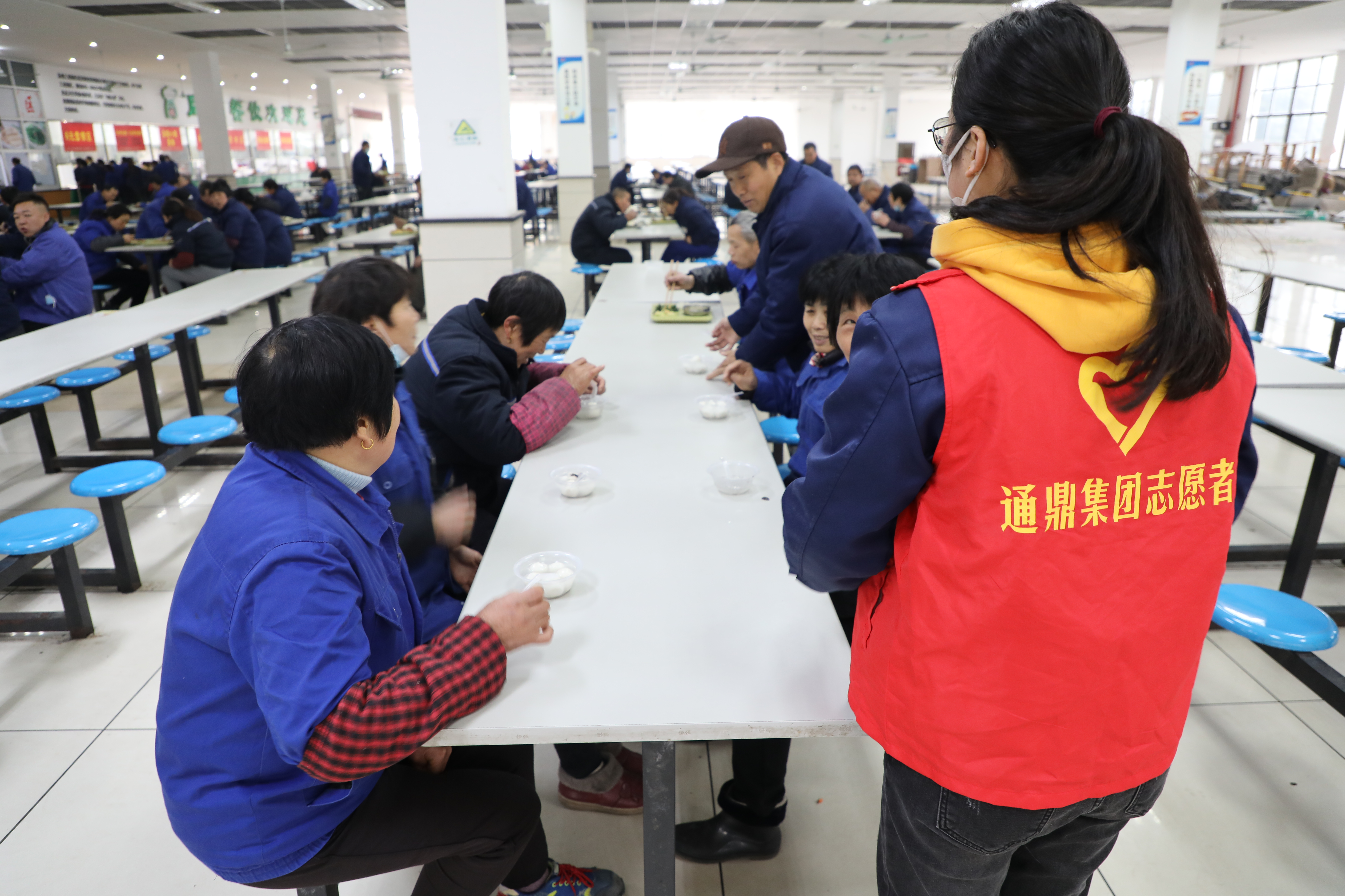 包元宵过佳节丨龙腾顺利举办“团团圆圆过元宵”活动