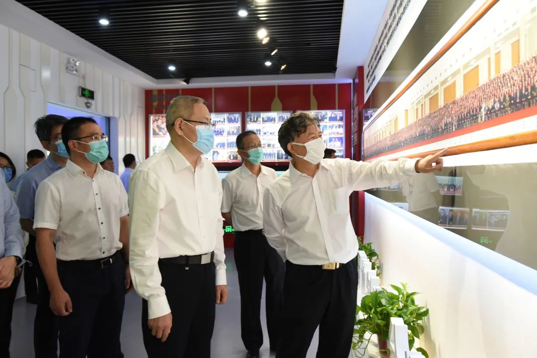 坚定信心谋求更高质量发展｜市政协副主席周俊走访调研龙腾国际