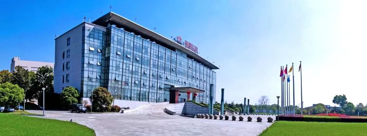 江苏省委常委、苏州市委书记曹路宝走访调研龙腾国际