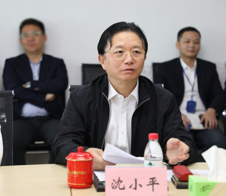 苏州市委常委、常务副市长顾海东走访龙腾“把脉问诊”