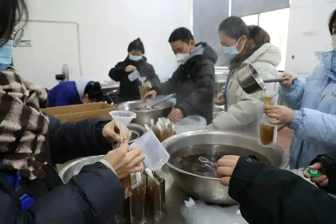 防疫有“方”丨龙腾发放免费防疫中药汤包 防疫有“方”丨龙腾发放免费防疫中药汤包