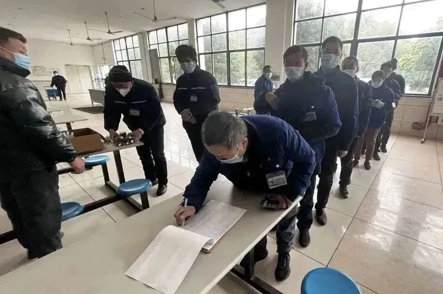 防疫有“方”丨龙腾发放免费防疫中药汤包 防疫有“方”丨龙腾发放免费防疫中药汤包