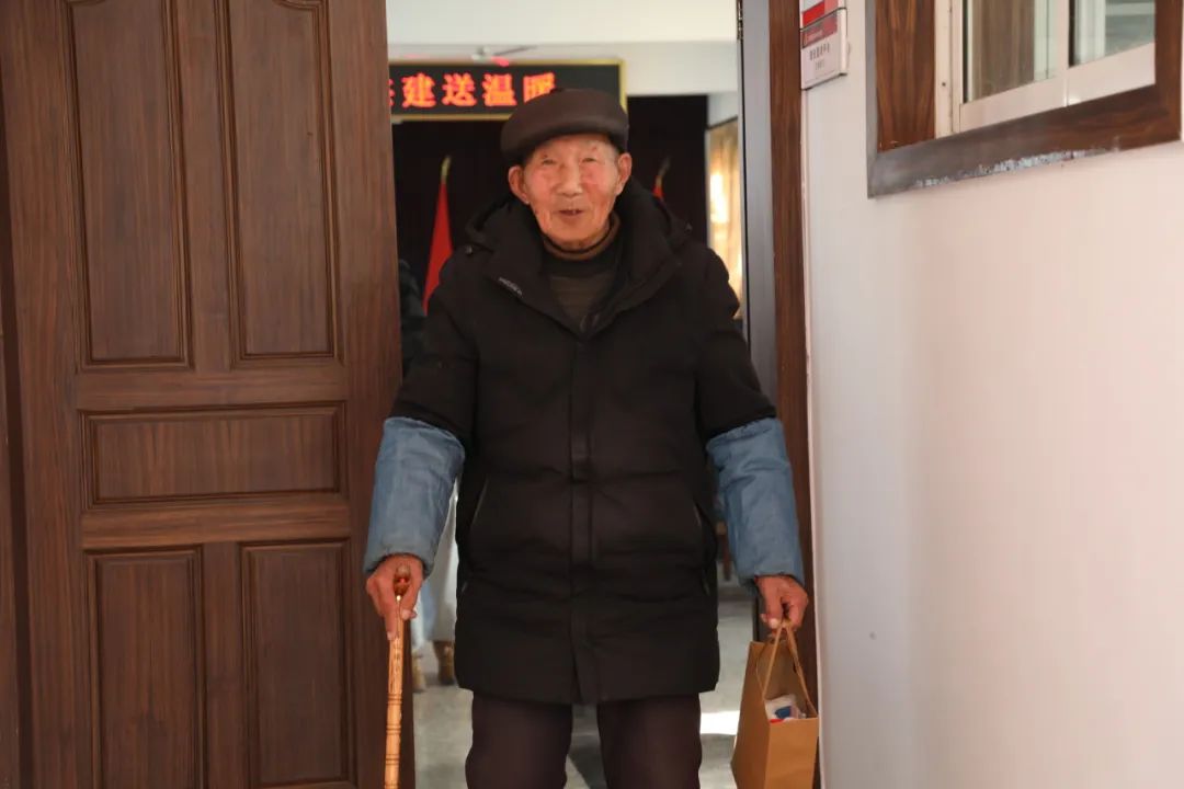 党建共建促发展 暖心慰问展担当│龙腾国际与曹村村携手开展新春康养慰问活动