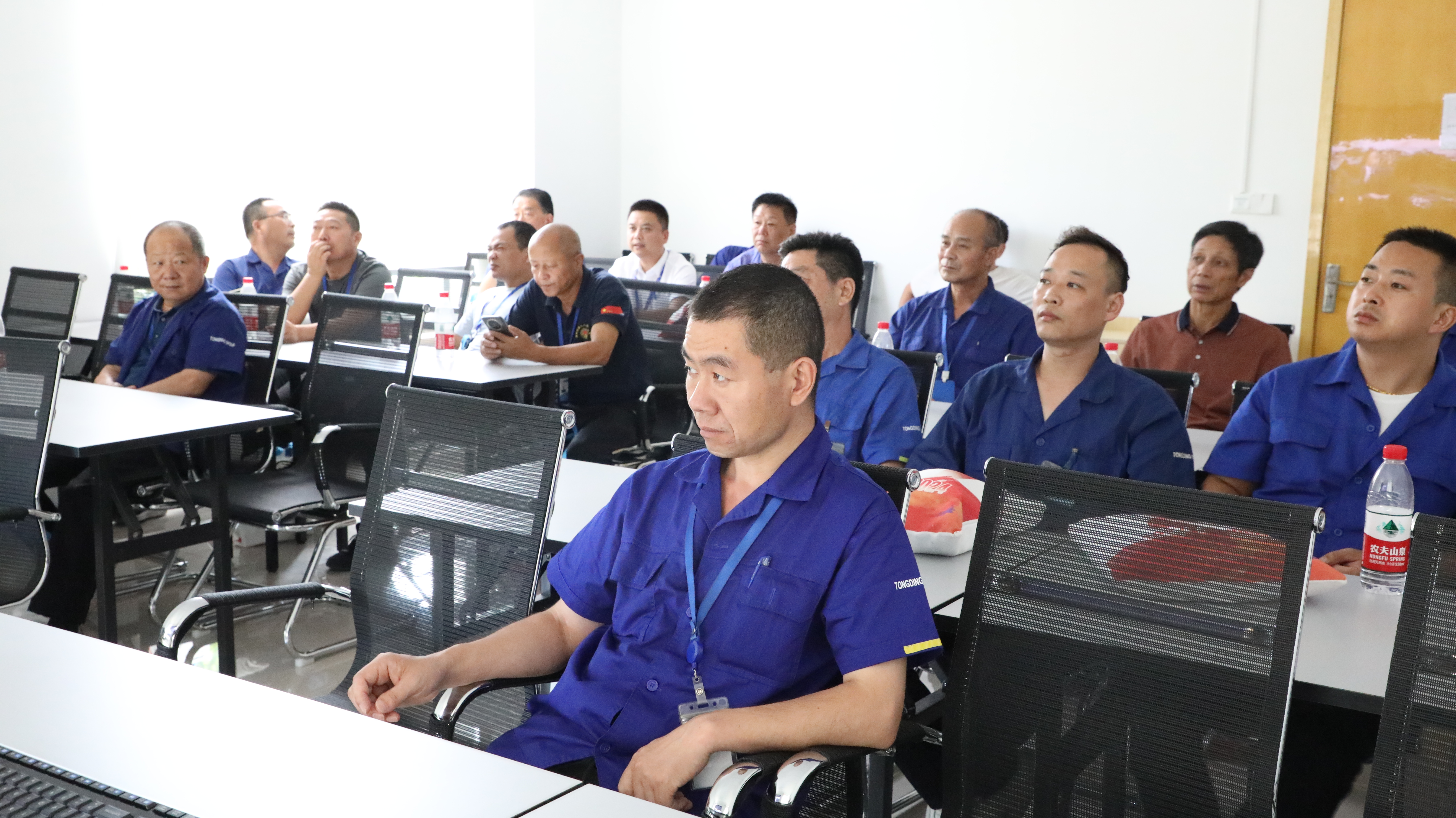 不忘光辉岁月，凝聚奋进力量|龙腾国际“八一”建军节系列活动