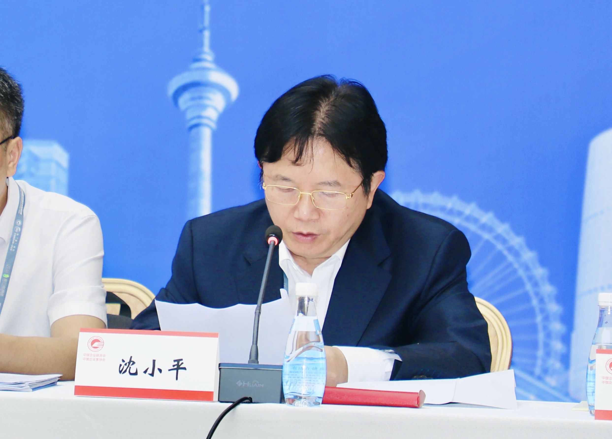 勇追光，向新行 | 龙腾国际连续8年荣膺“中国企业500强”