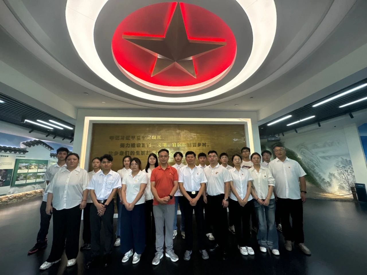 追寻红色印迹，赓续奋斗精神 | 龙腾国际赴浙江余姚开展七一党建走访学习活动