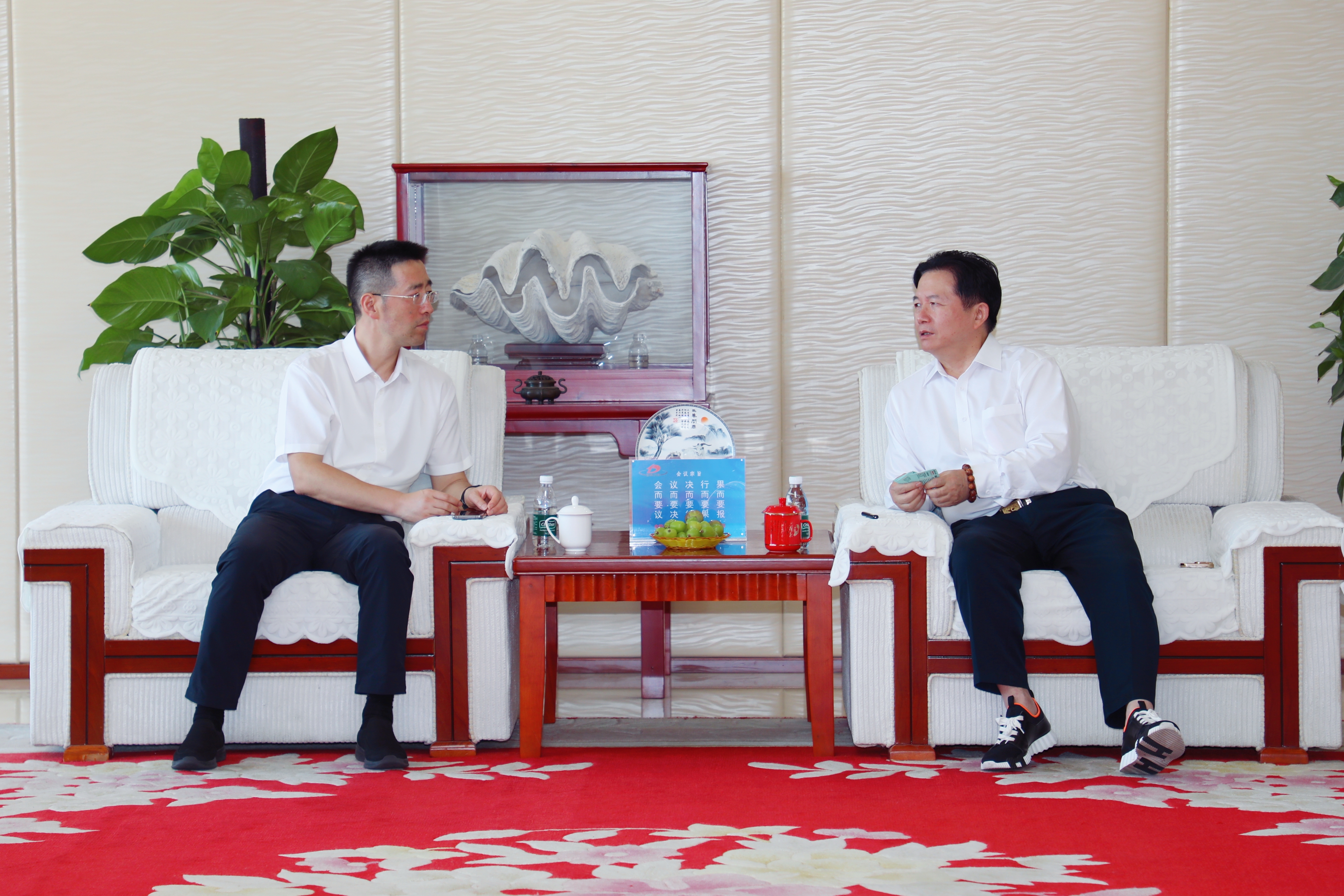 吴江区委副书记、代理区长孙道寻率队走访龙腾国际 ：深化政企精准对接，共筑创新产业生态