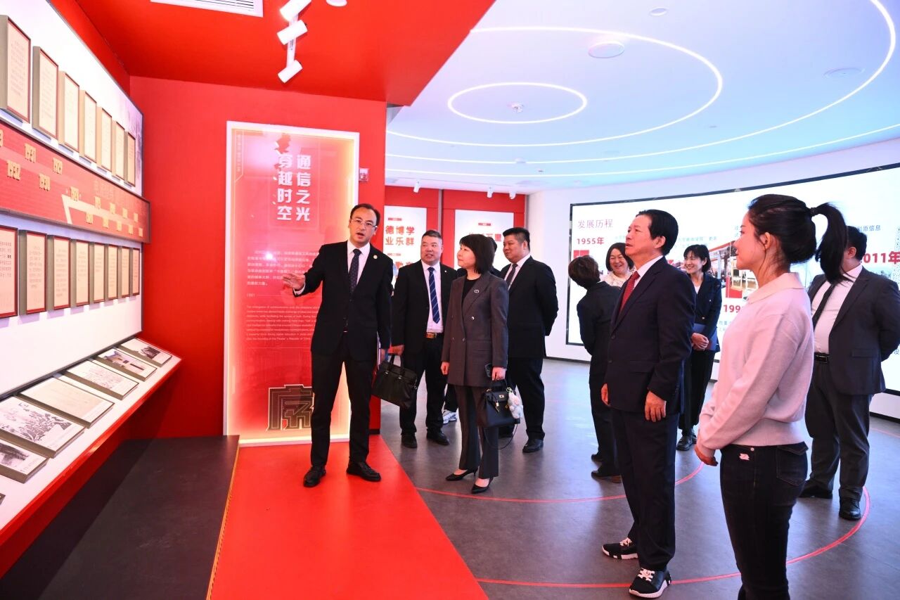 承七十校庆荣光 启校企协同新程——龙腾国际向北京邮电大学捐赠仪式圆满举行 承七十校庆荣光 启校企协同新程——龙腾国际向北京邮电大学捐赠仪式圆满举行