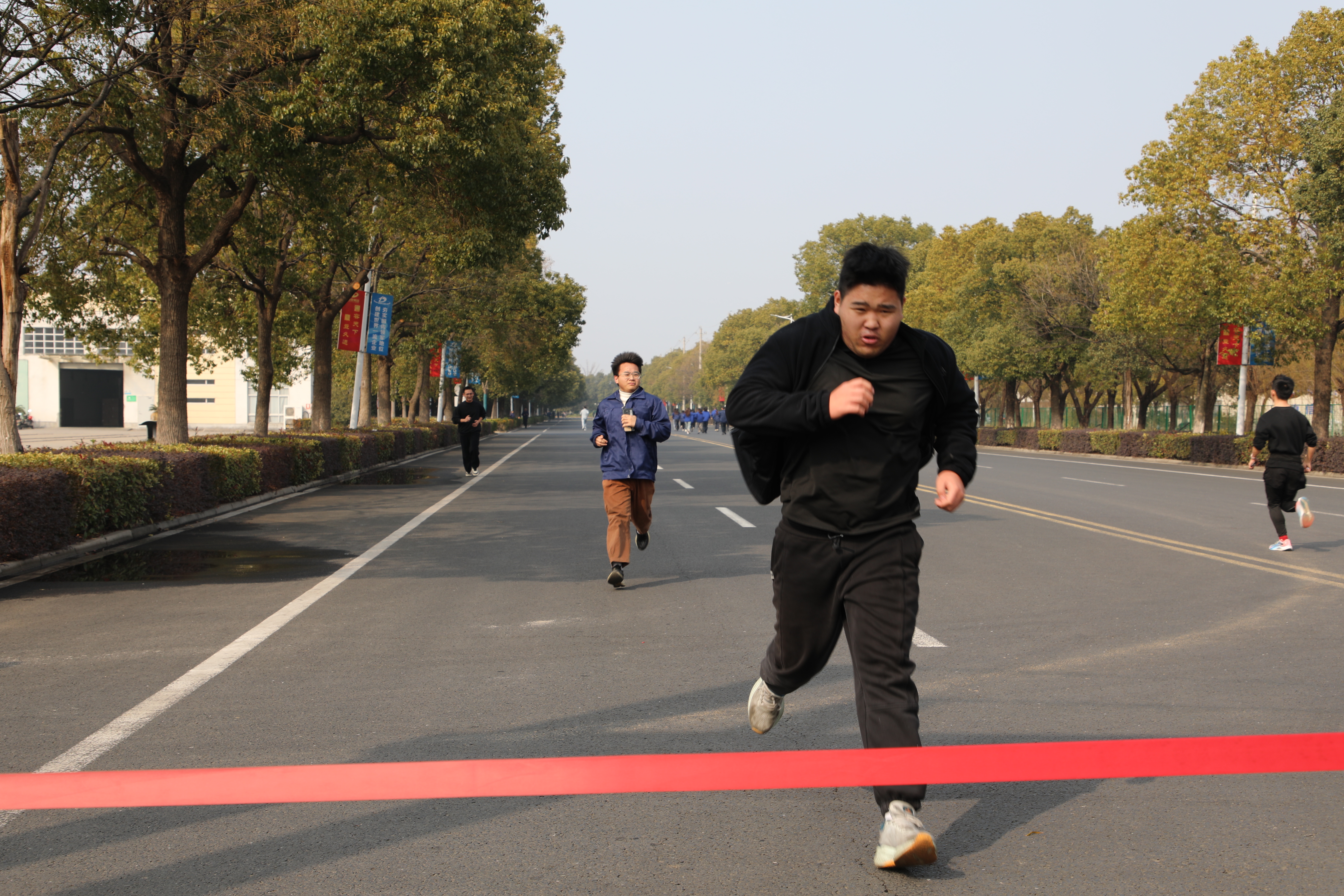 策马迎春，聚力前行 | 龙腾国际冬季长跑赛圆满落幕