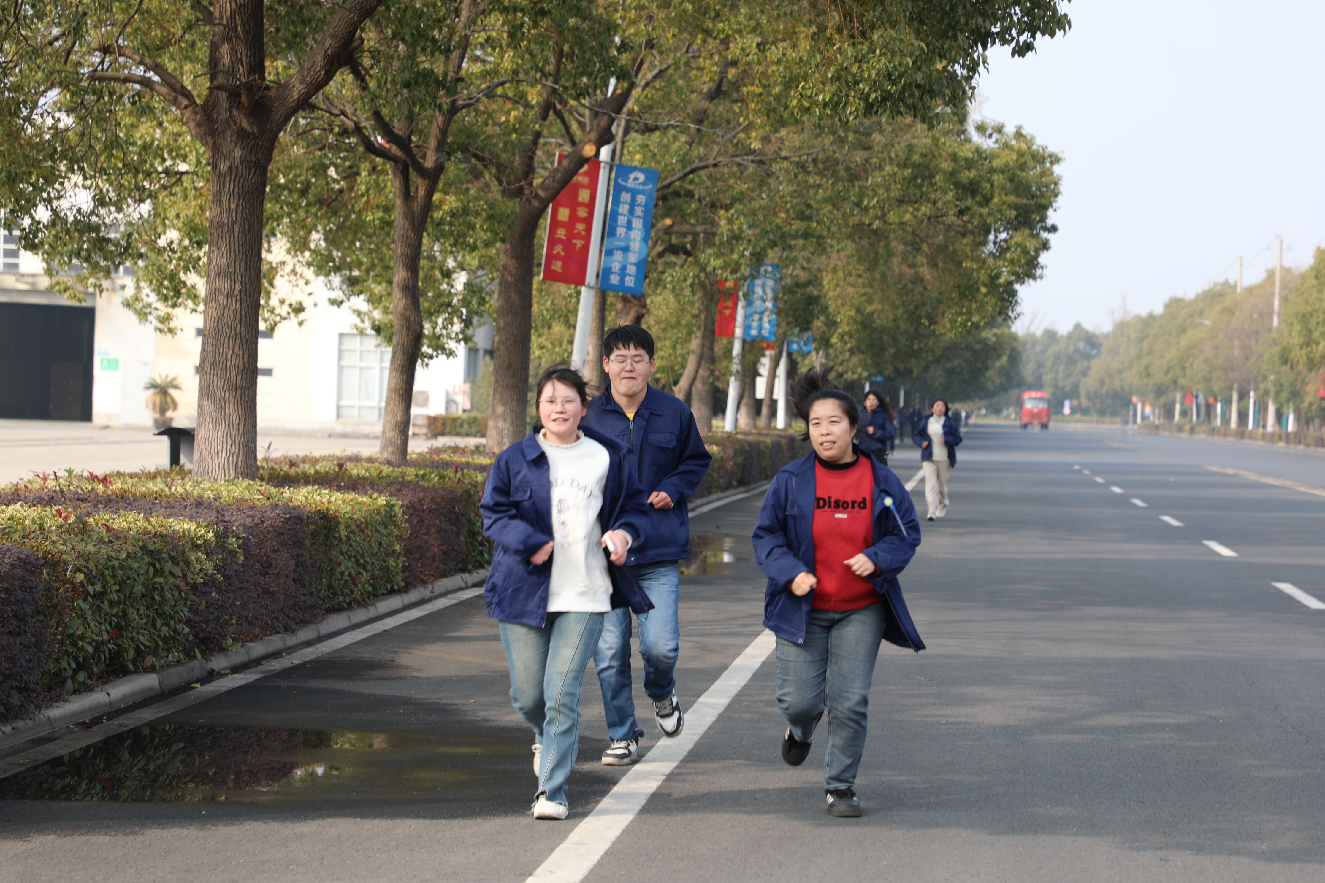 策马迎春，聚力前行 | 龙腾国际冬季长跑赛圆满落幕
