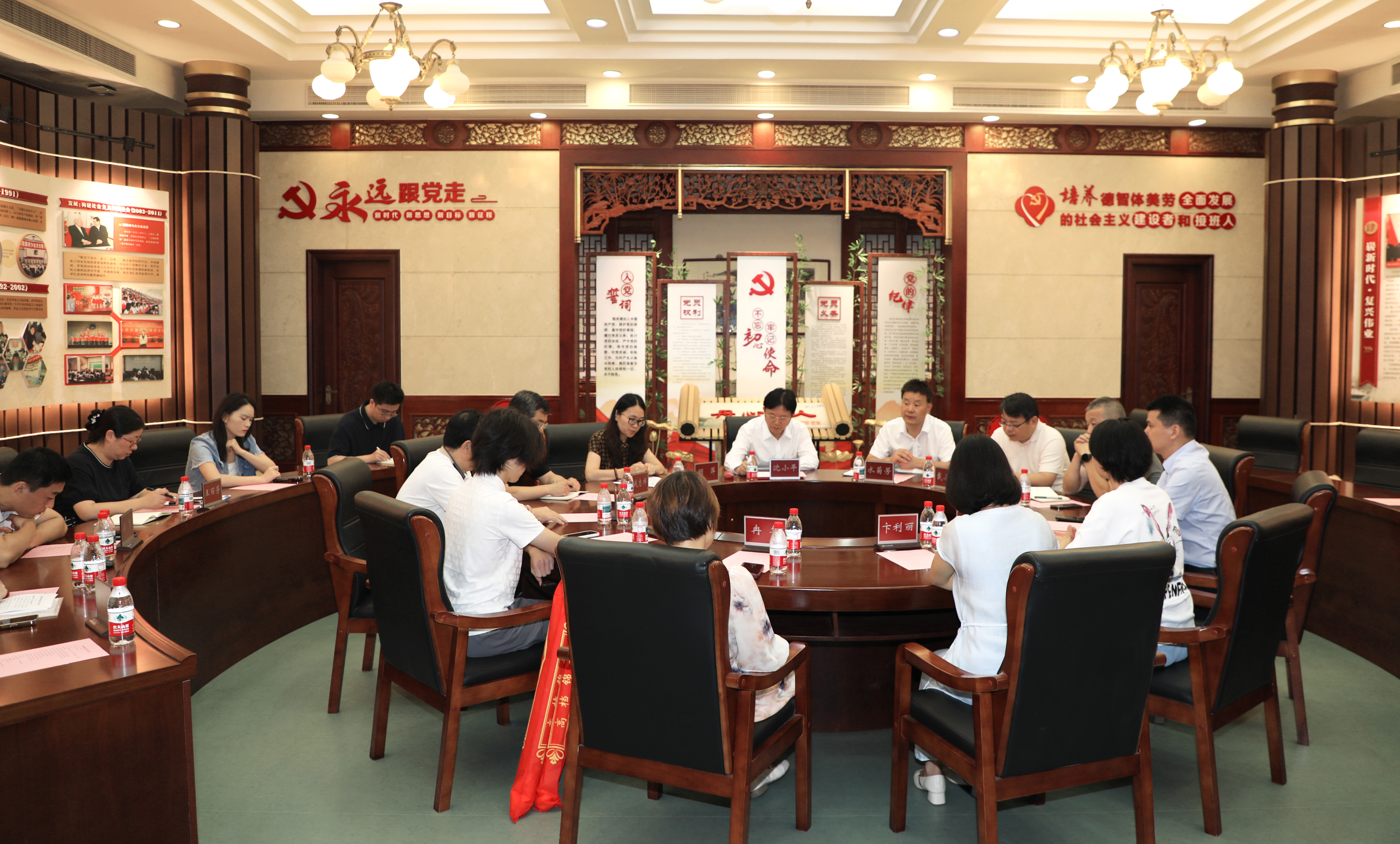 龙腾助学筑梦想 震中学子赴荣光